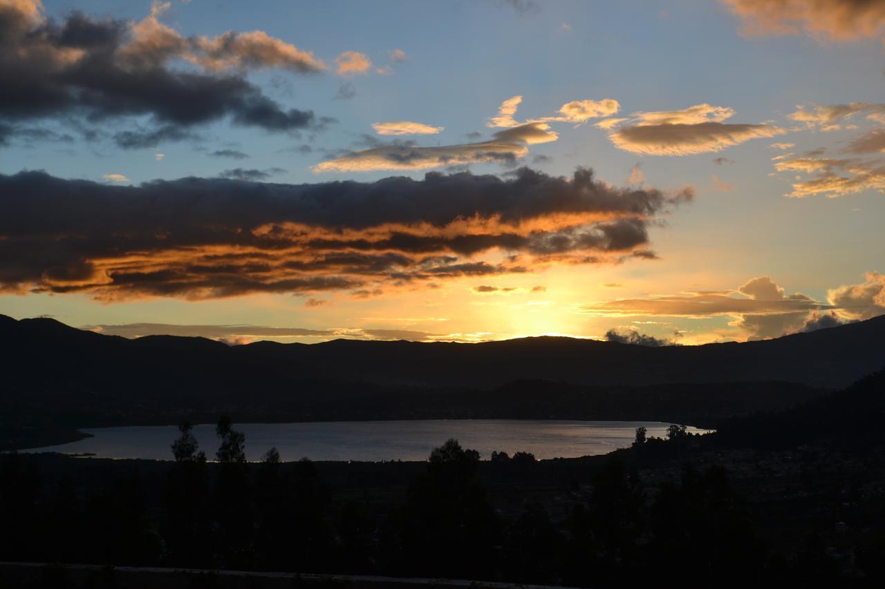 Hotel Medina Del Lago Otavalo Buitenkant foto